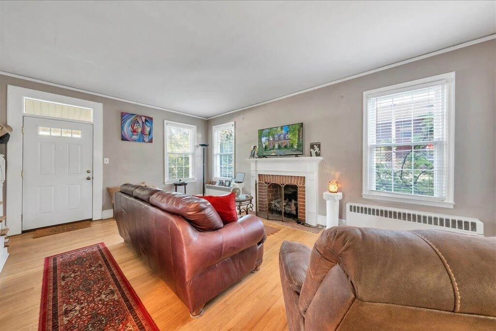 813 Spruce ST - Photo 4