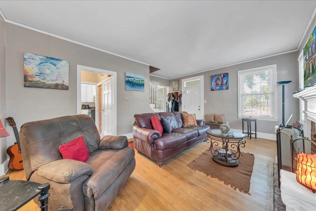 813 Spruce ST - Photo 5