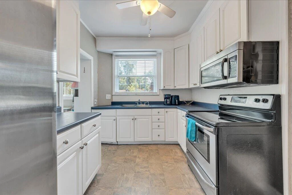 813 Spruce ST - Photo 6