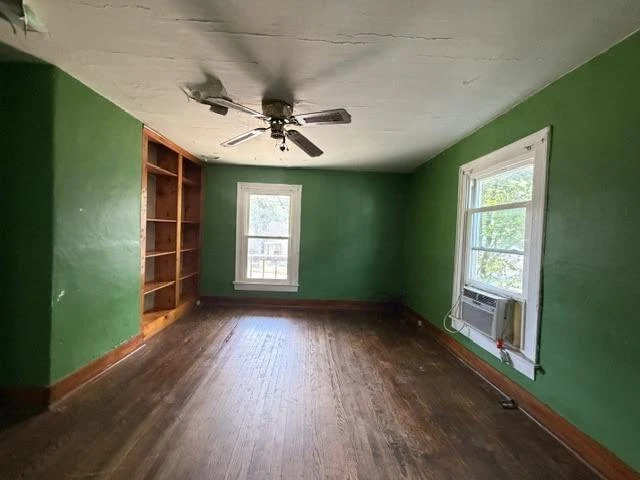 1722 Campbell AVE SE - Photo 2