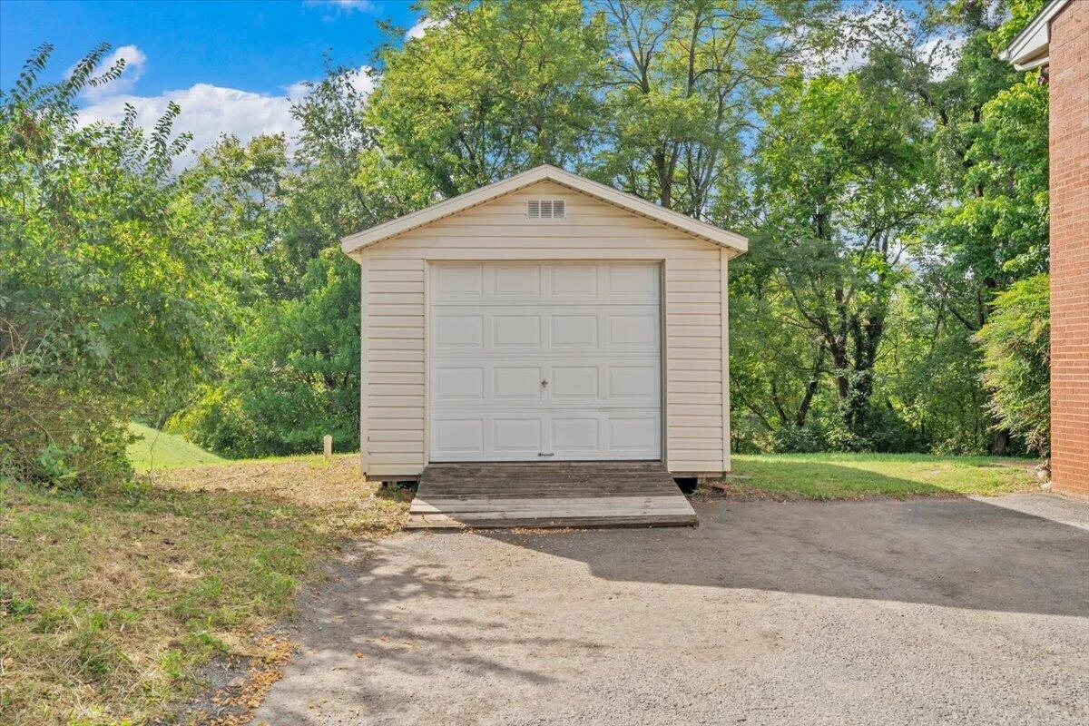 160 Stayman RD - Photo 36