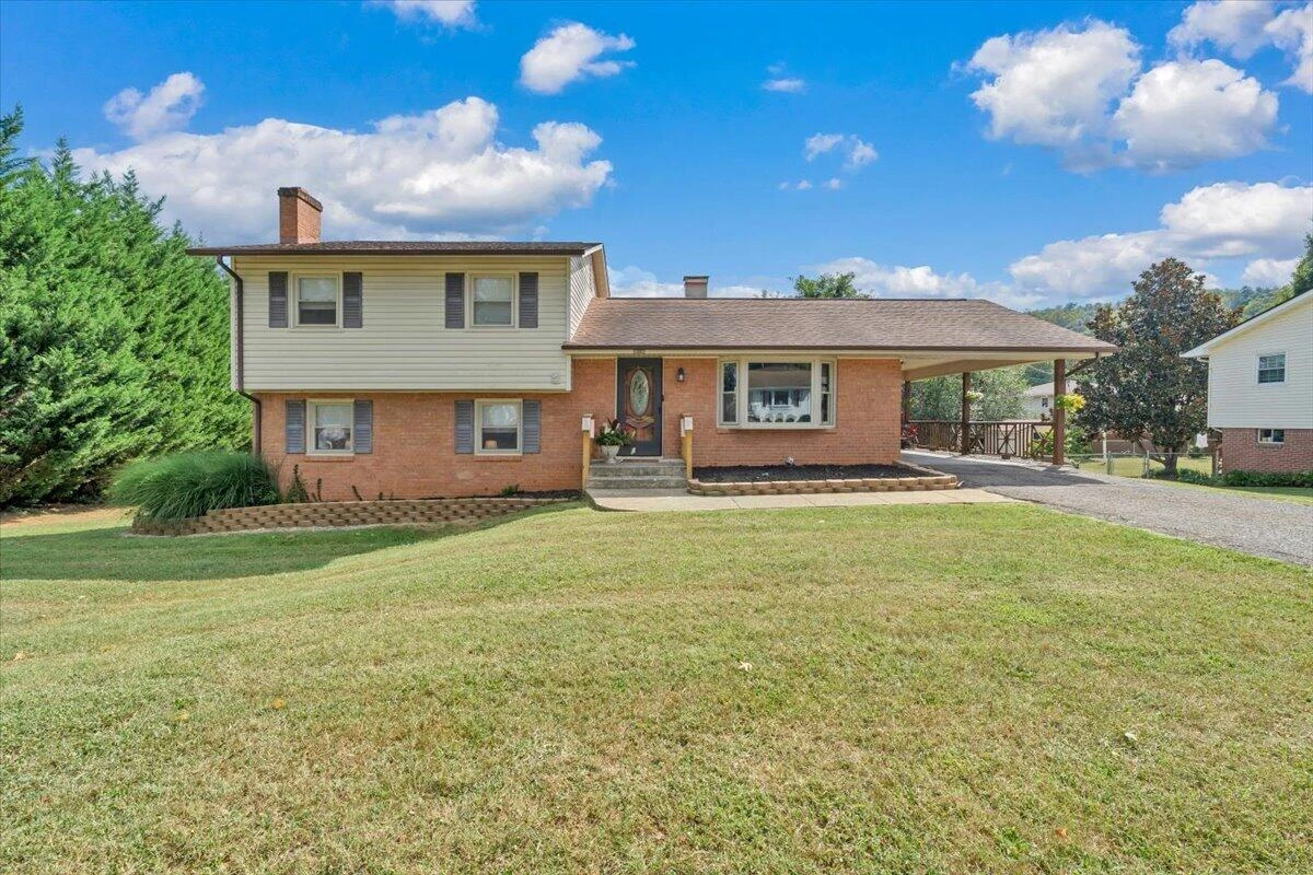 5402 Green Meadow RD - Photo 2
