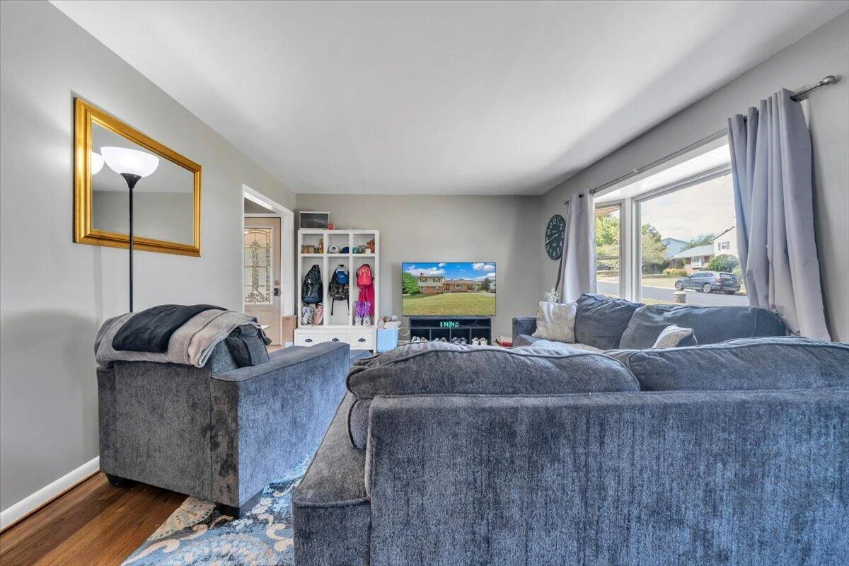 5402 Green Meadow RD - Photo 9