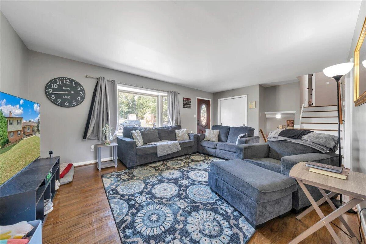 5402 Green Meadow RD - Photo 10