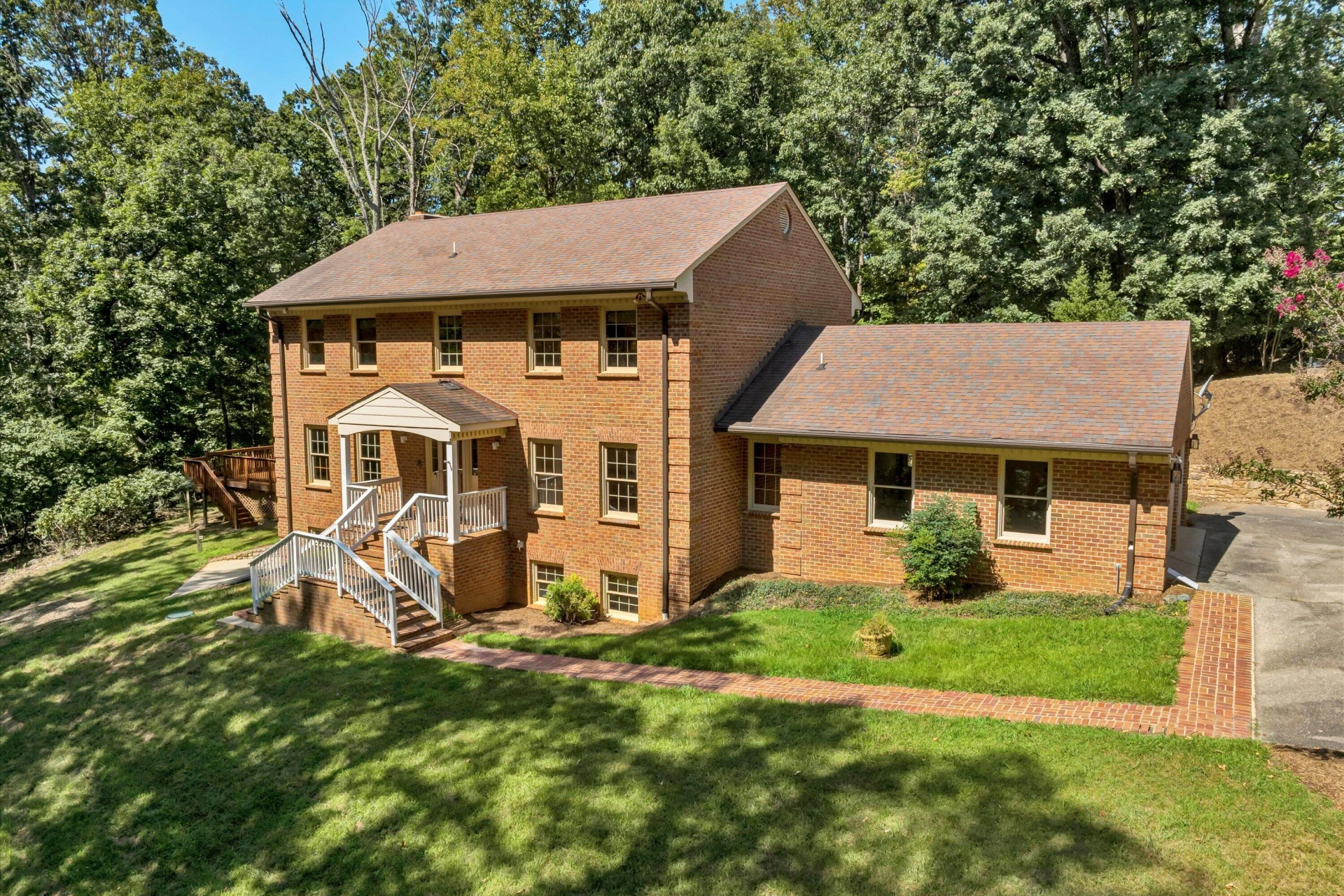 1207 Foothills DR