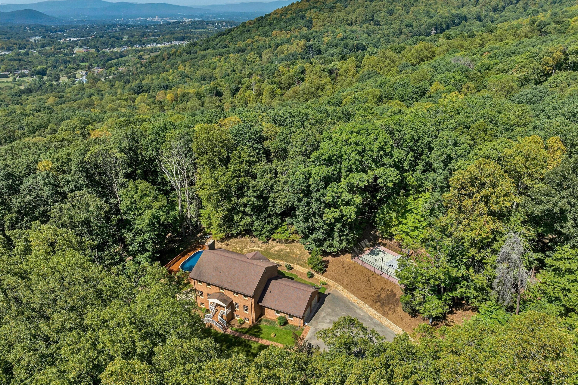1207 Foothills DR - Photo 2