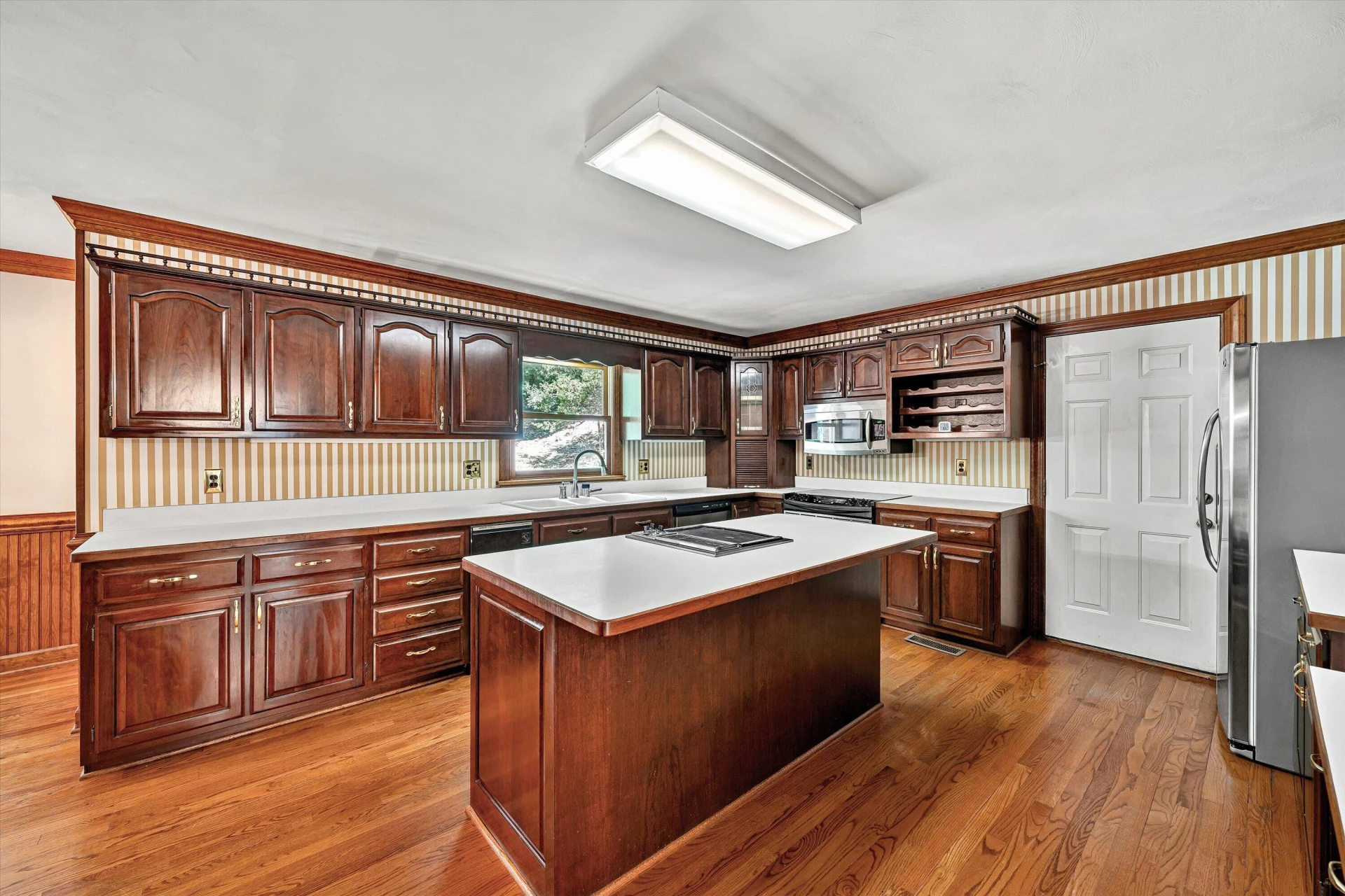 1207 Foothills DR - Photo 16