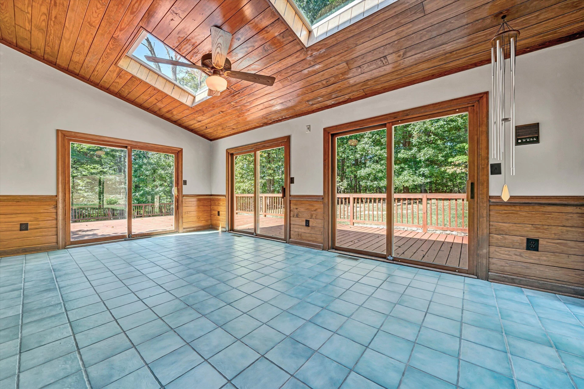 1207 Foothills DR - Photo 23