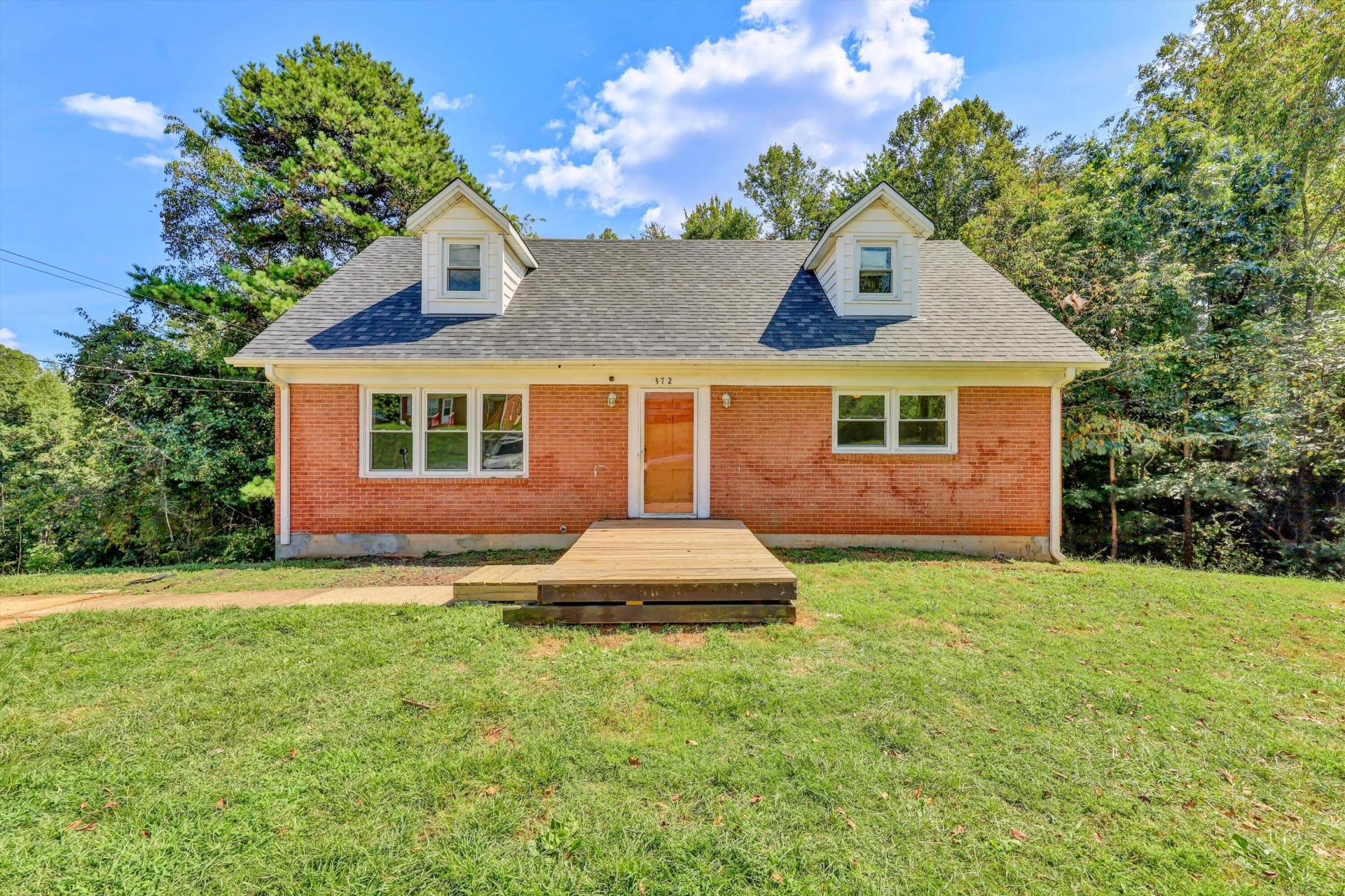 372 Trott CIR