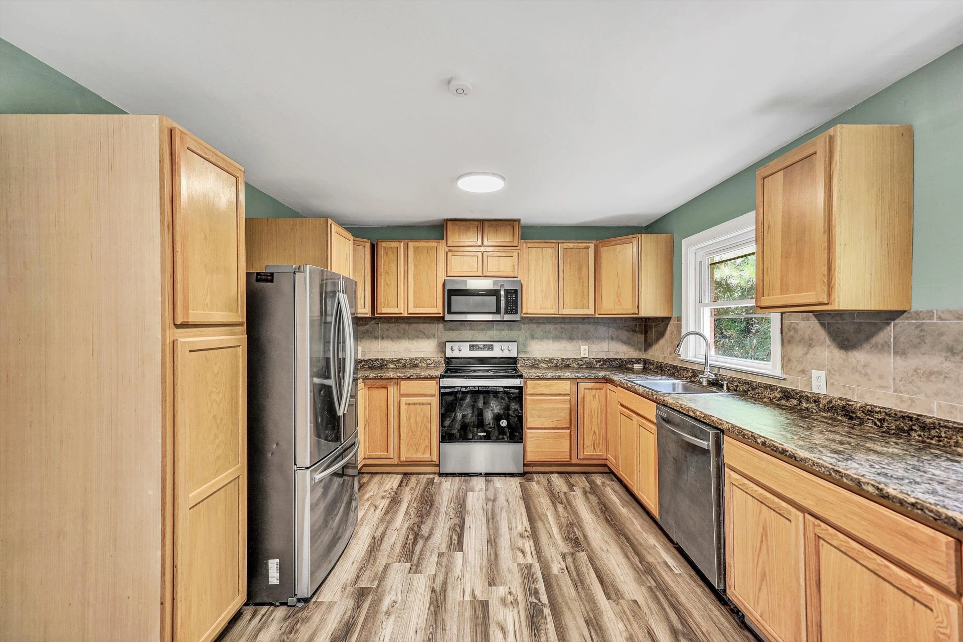 372 Trott CIR - Photo 5