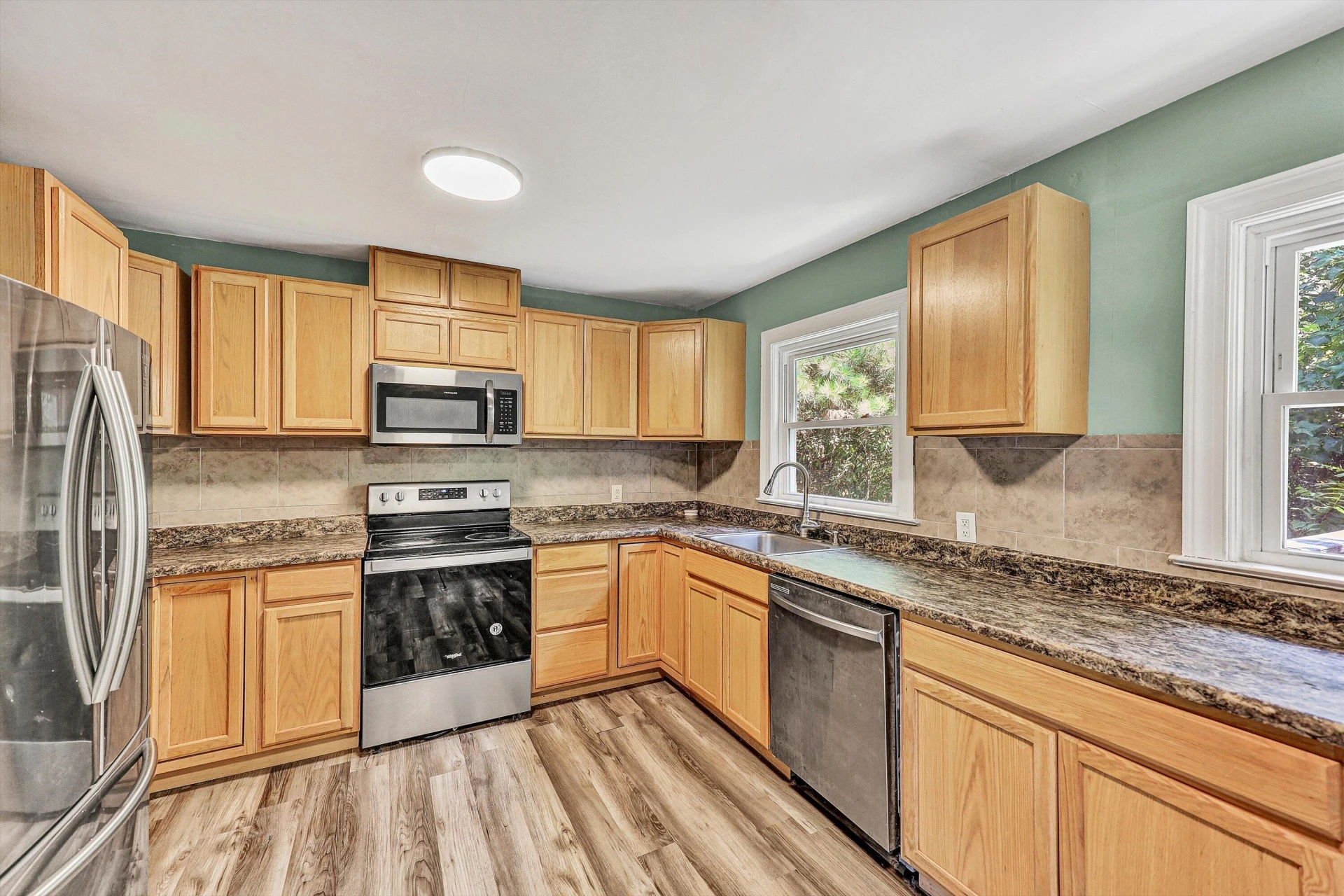 372 Trott CIR - Photo 6