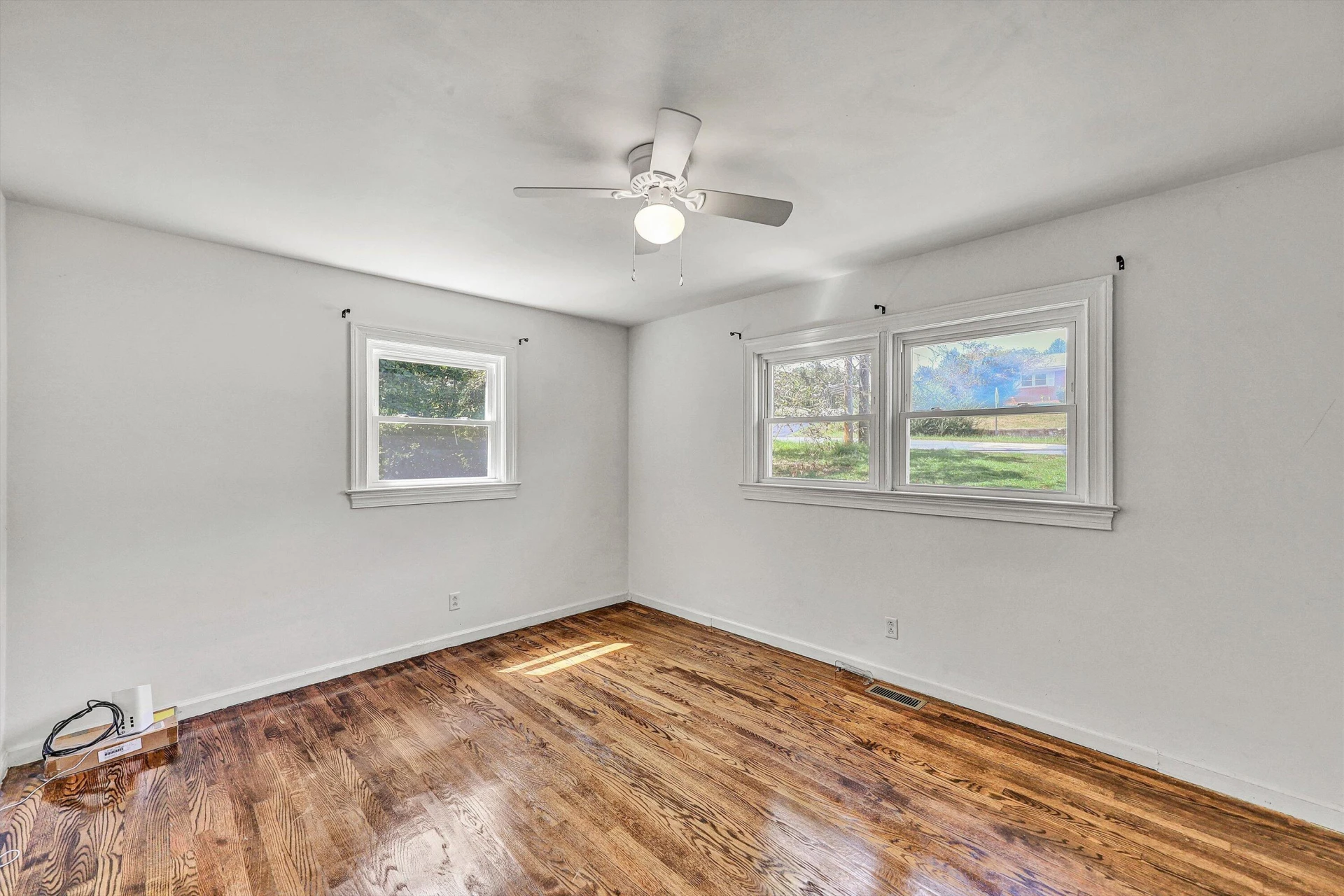 372 Trott CIR - Photo 10