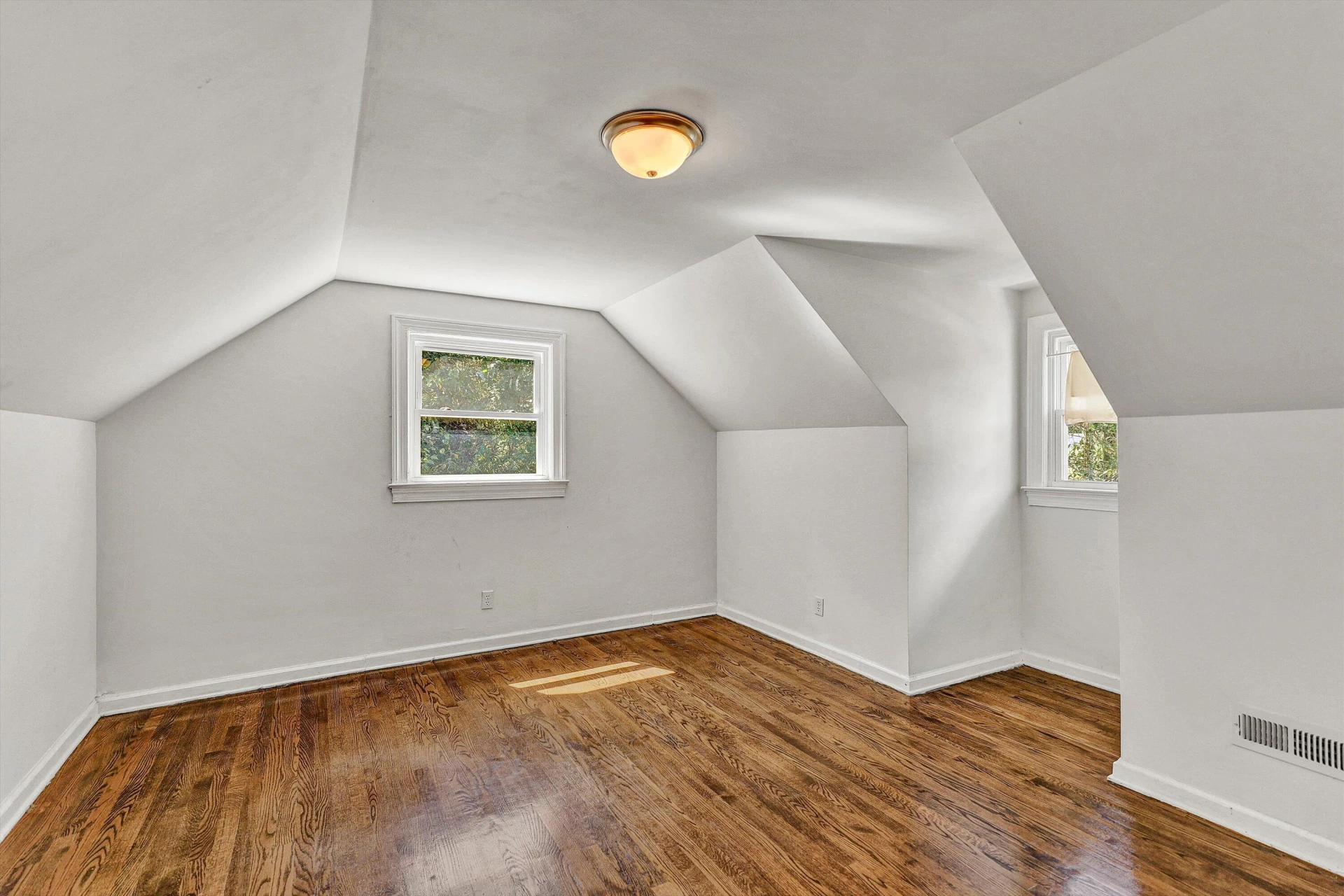 372 Trott CIR - Photo 16