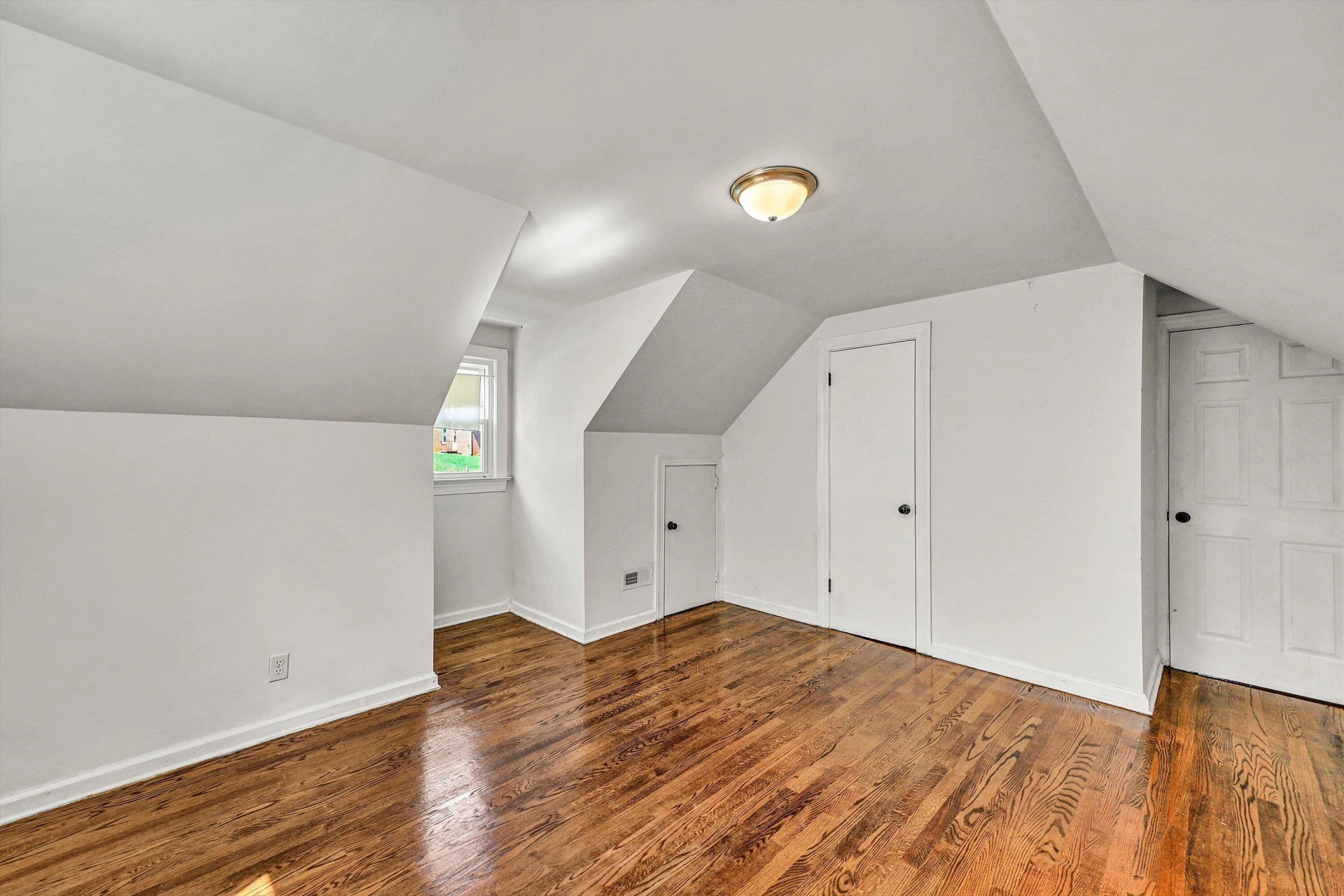 372 Trott CIR - Photo 17