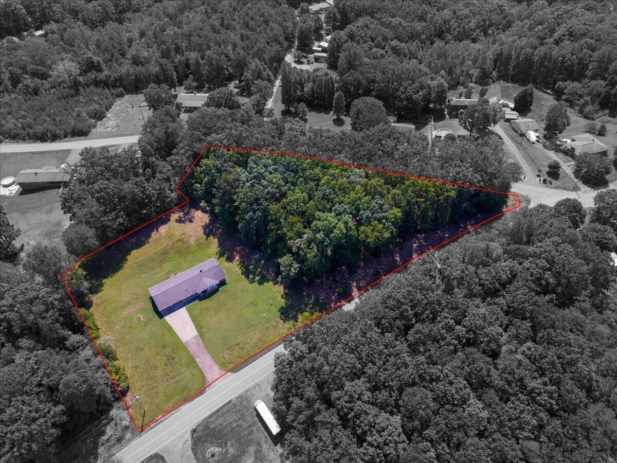 1050 Longview DR - Photo 4