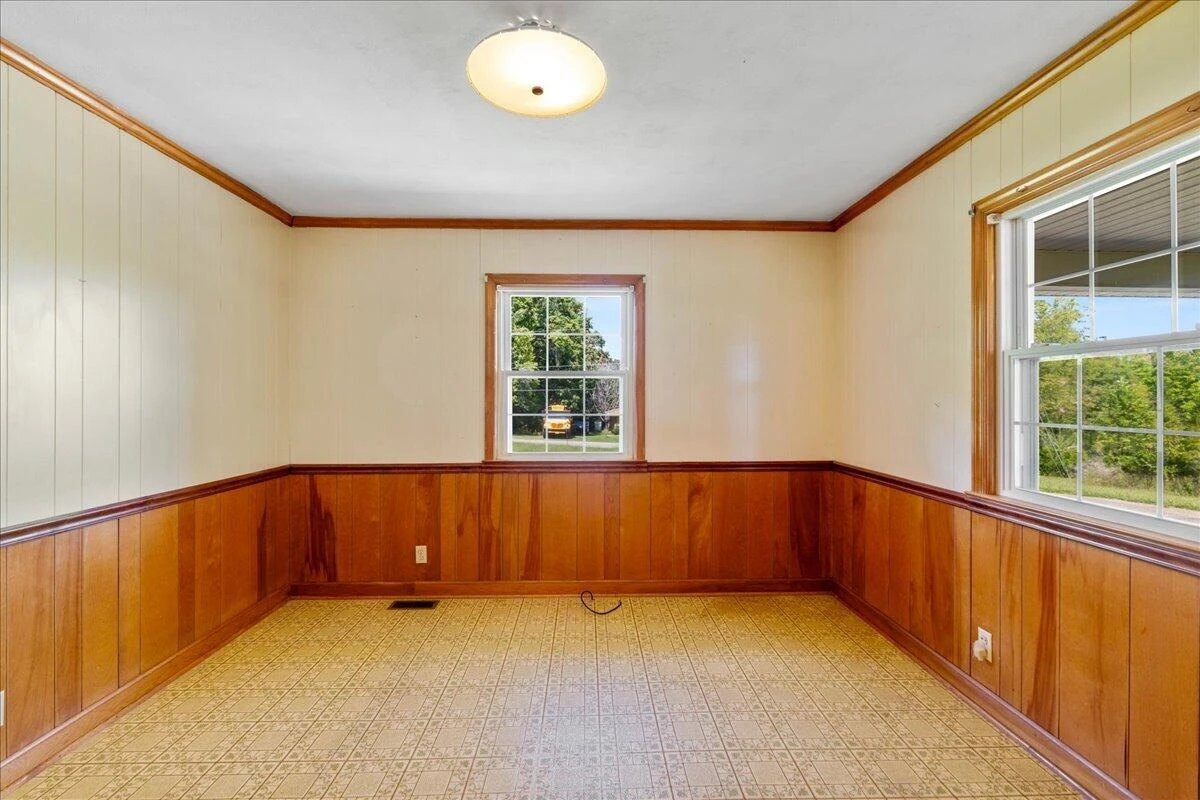 1050 Longview DR - Photo 13