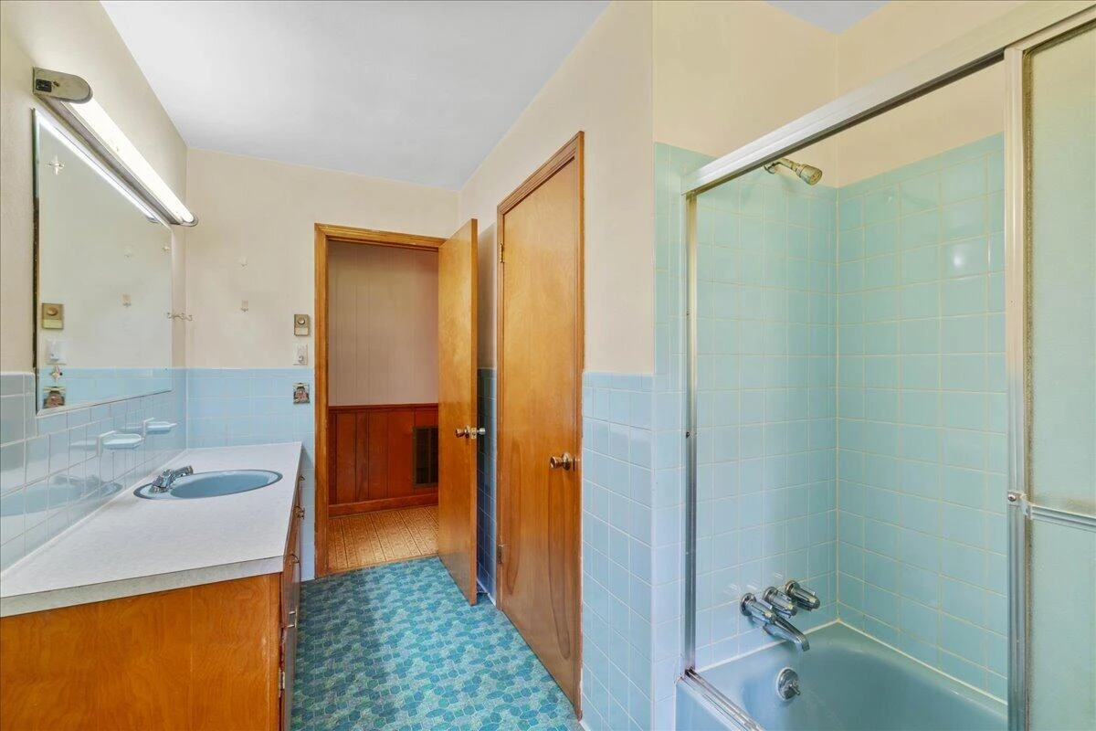 1050 Longview DR - Photo 19