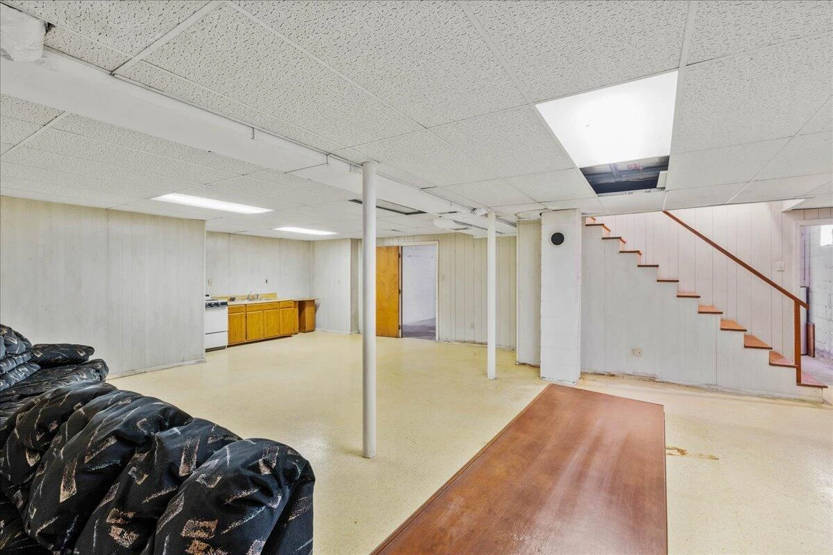 1050 Longview DR - Photo 22