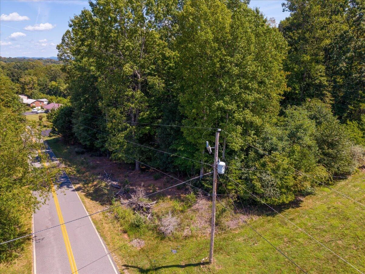 1050 Longview DR - Photo 37