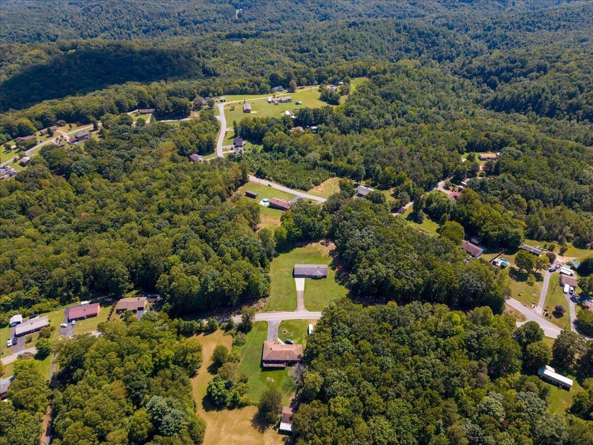 1050 Longview DR