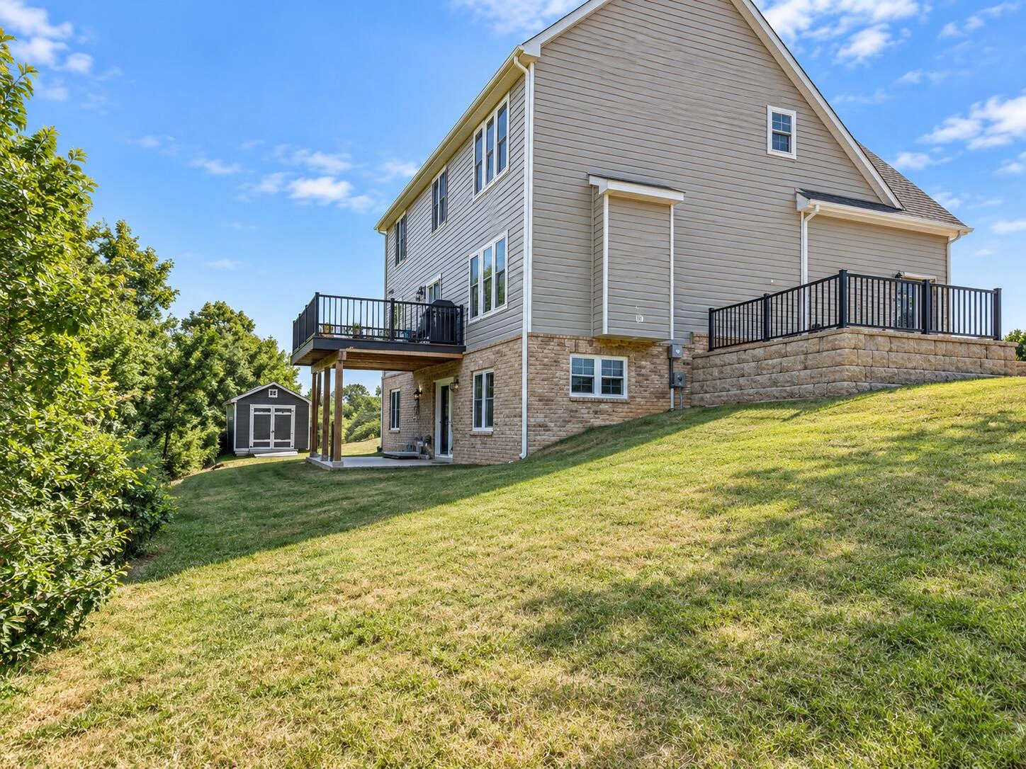 723 Doyle ST - Photo 5