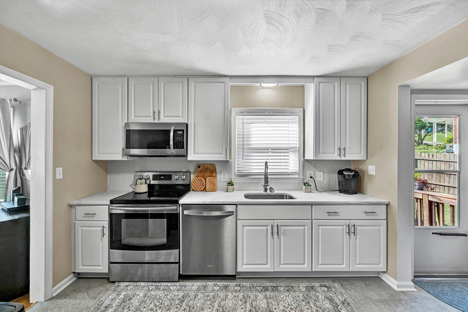 342 Thrush DR NW - Photo 4