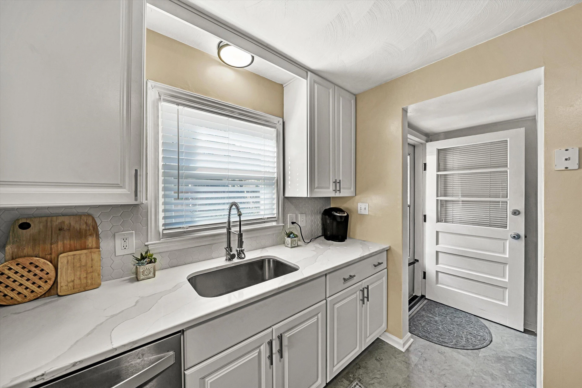 342 Thrush DR NW - Photo 5
