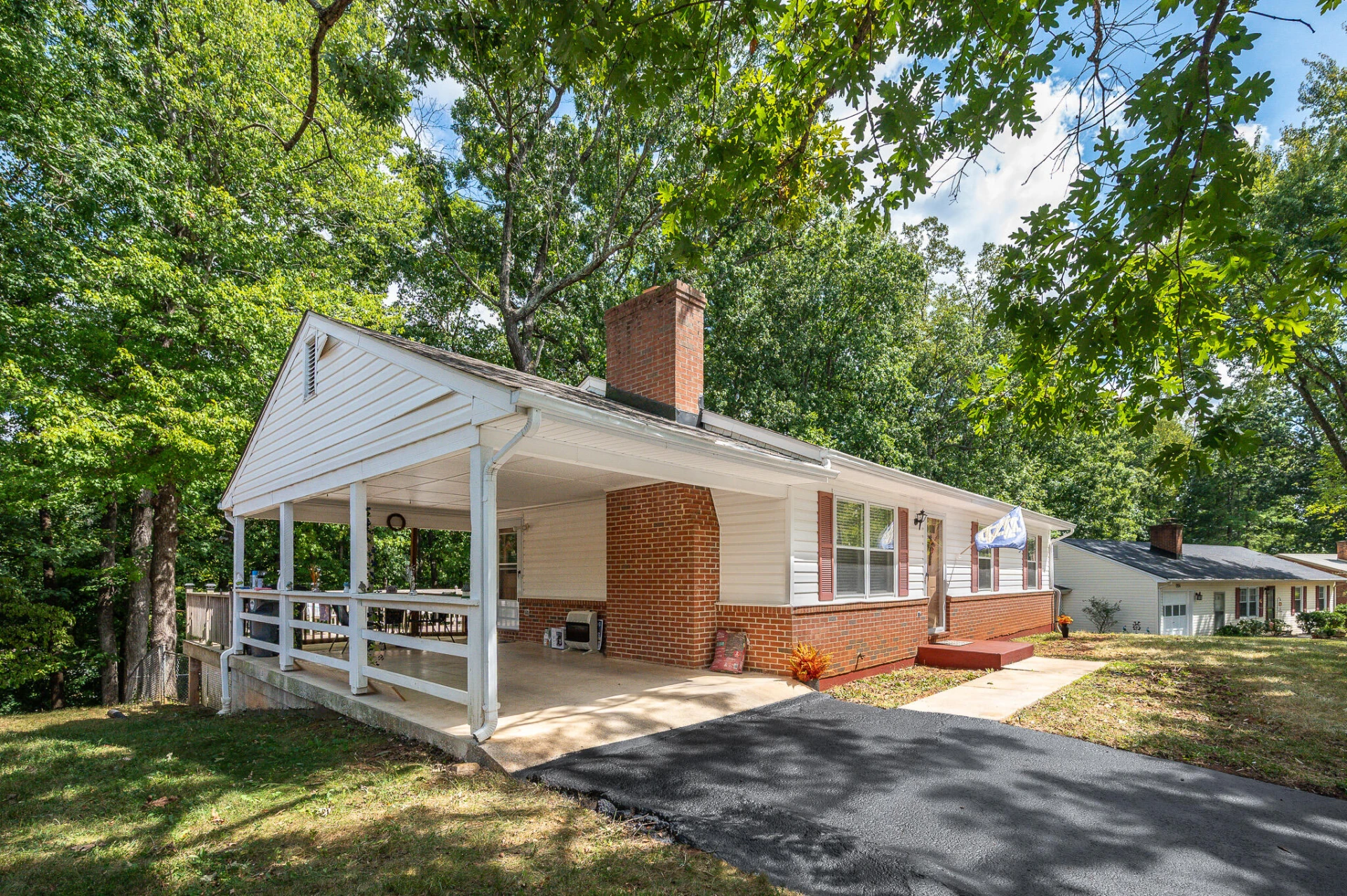 1116 Coolbrook RD - Photo 2