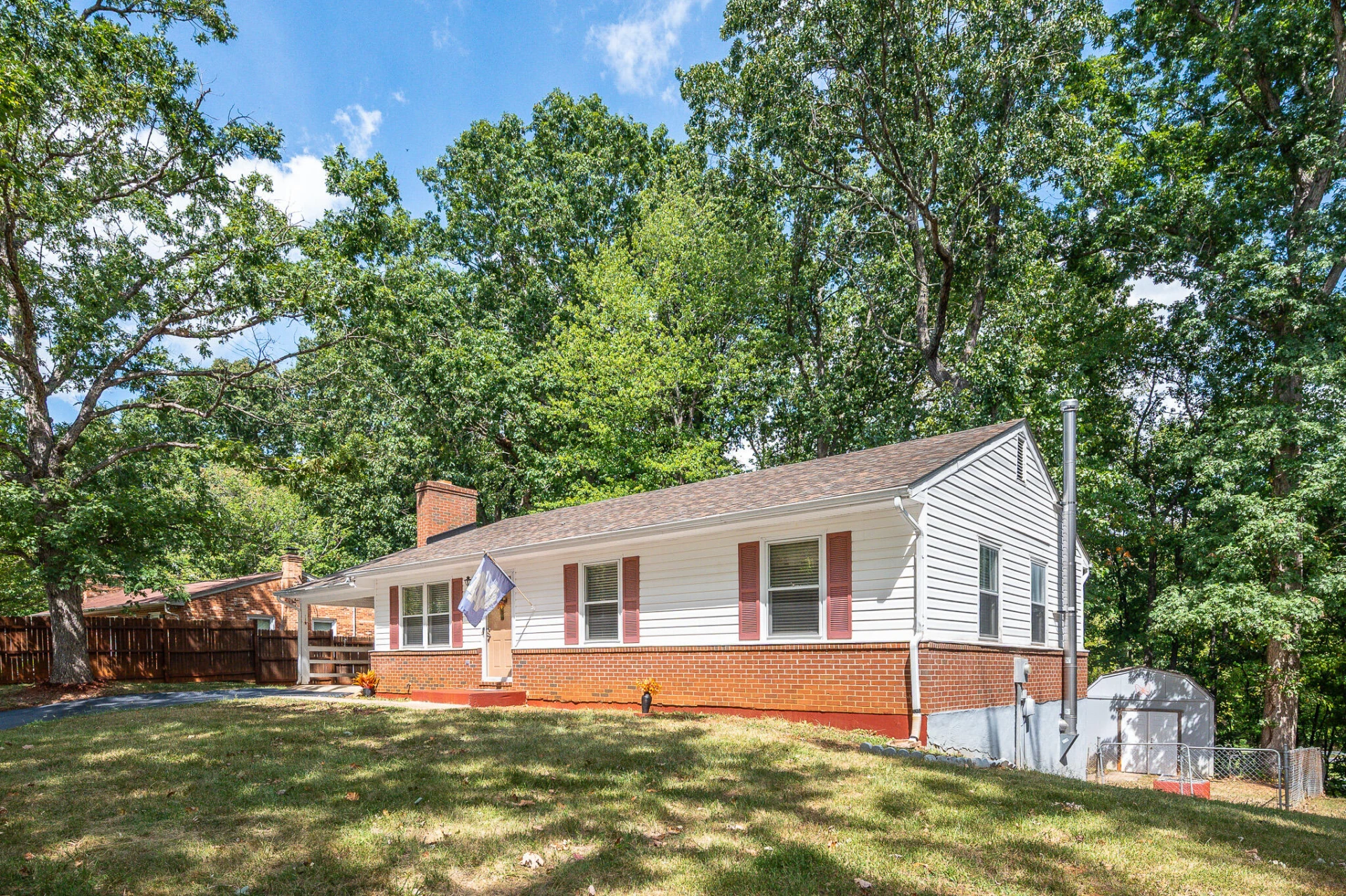 1116 Coolbrook RD - Photo 3