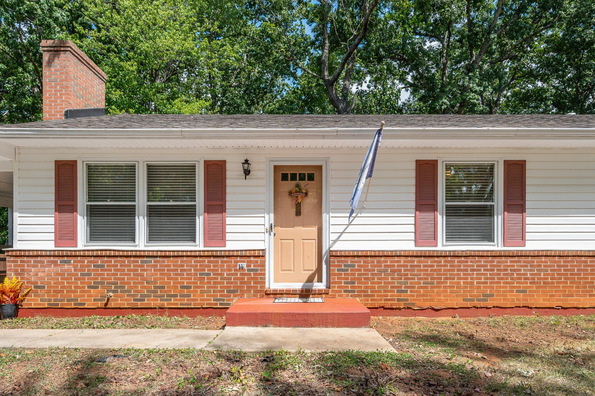 1116 Coolbrook RD - Photo 4
