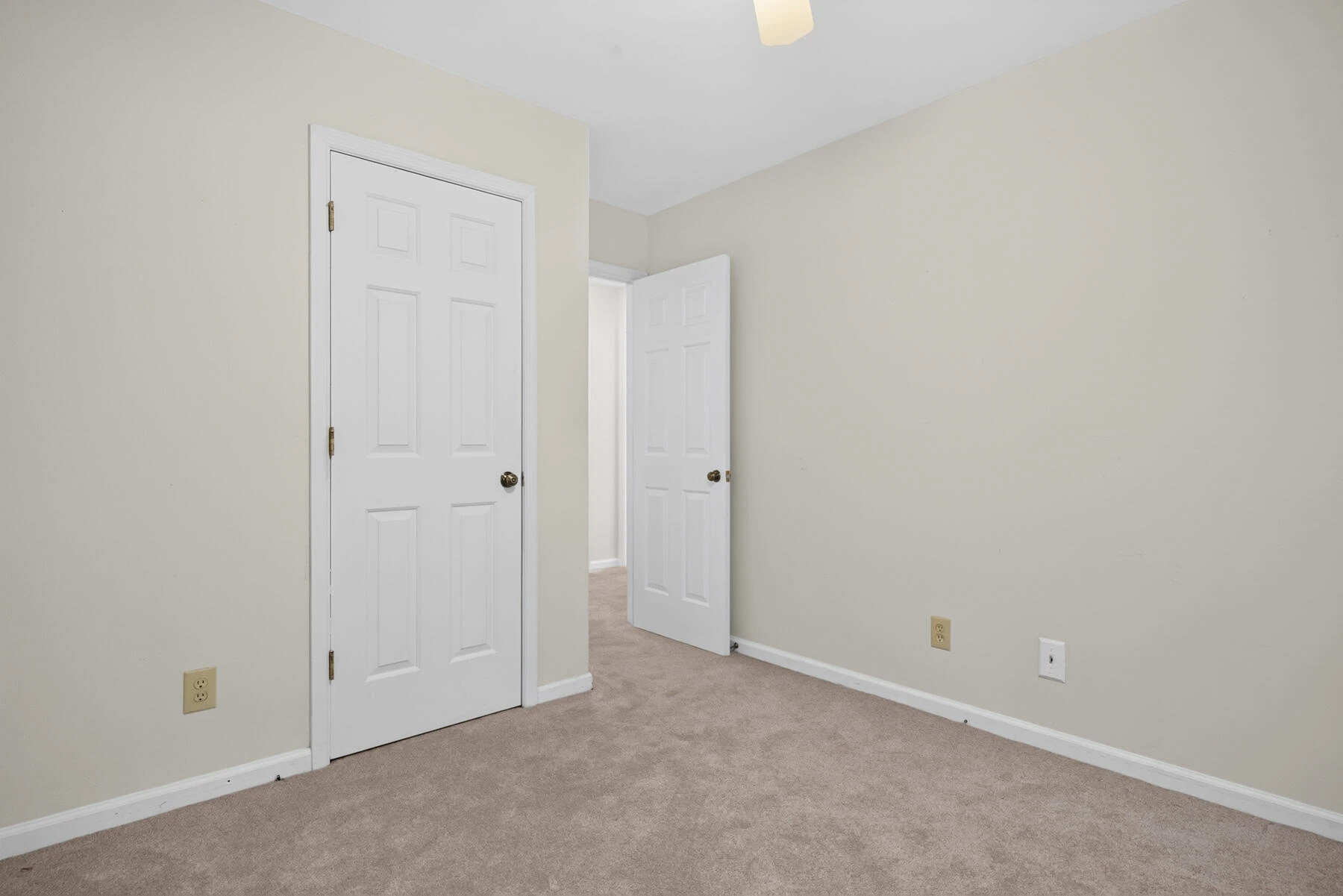 3434 Stonehenge SQ - Photo 21