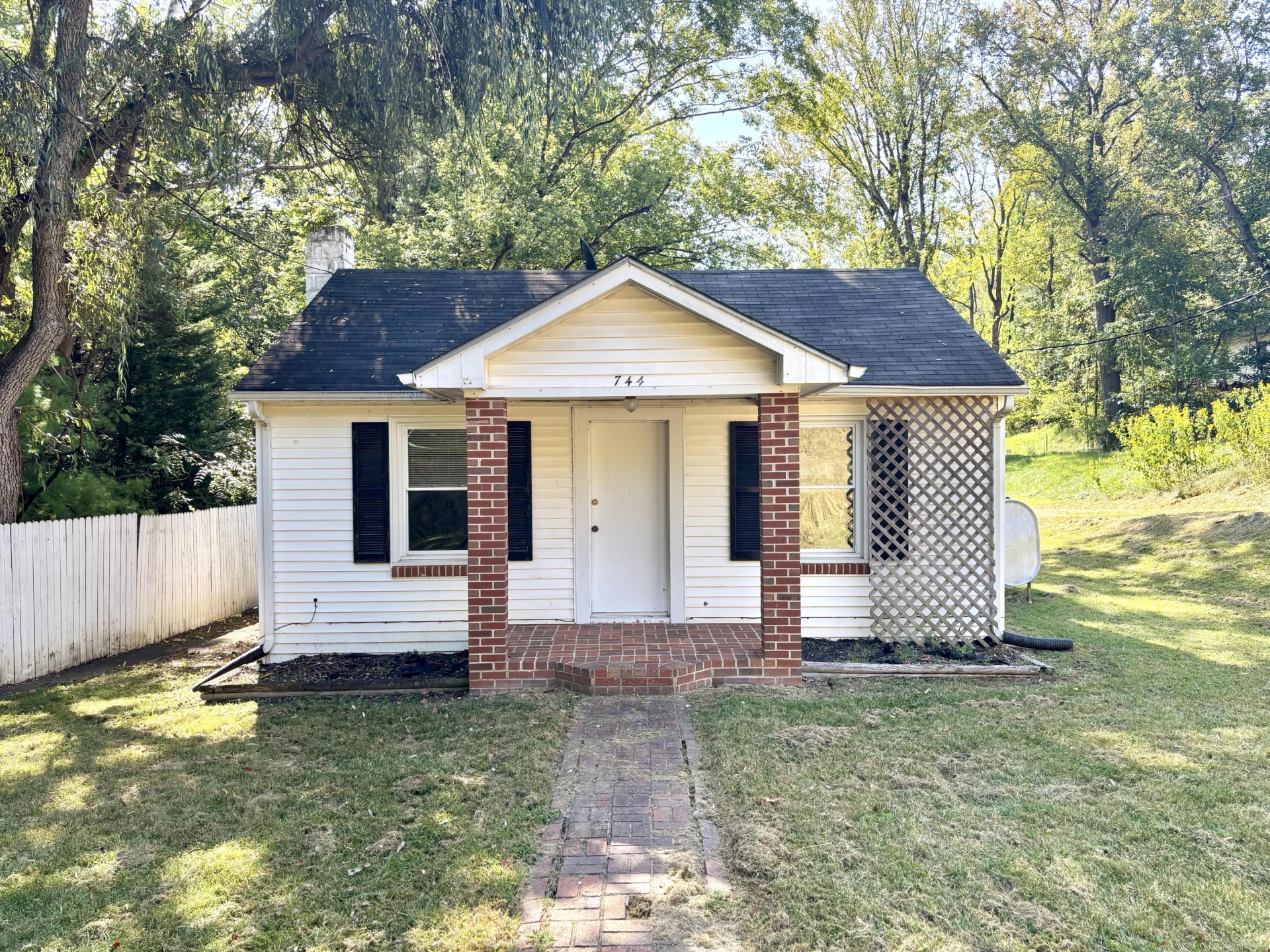 744 N Mill RD