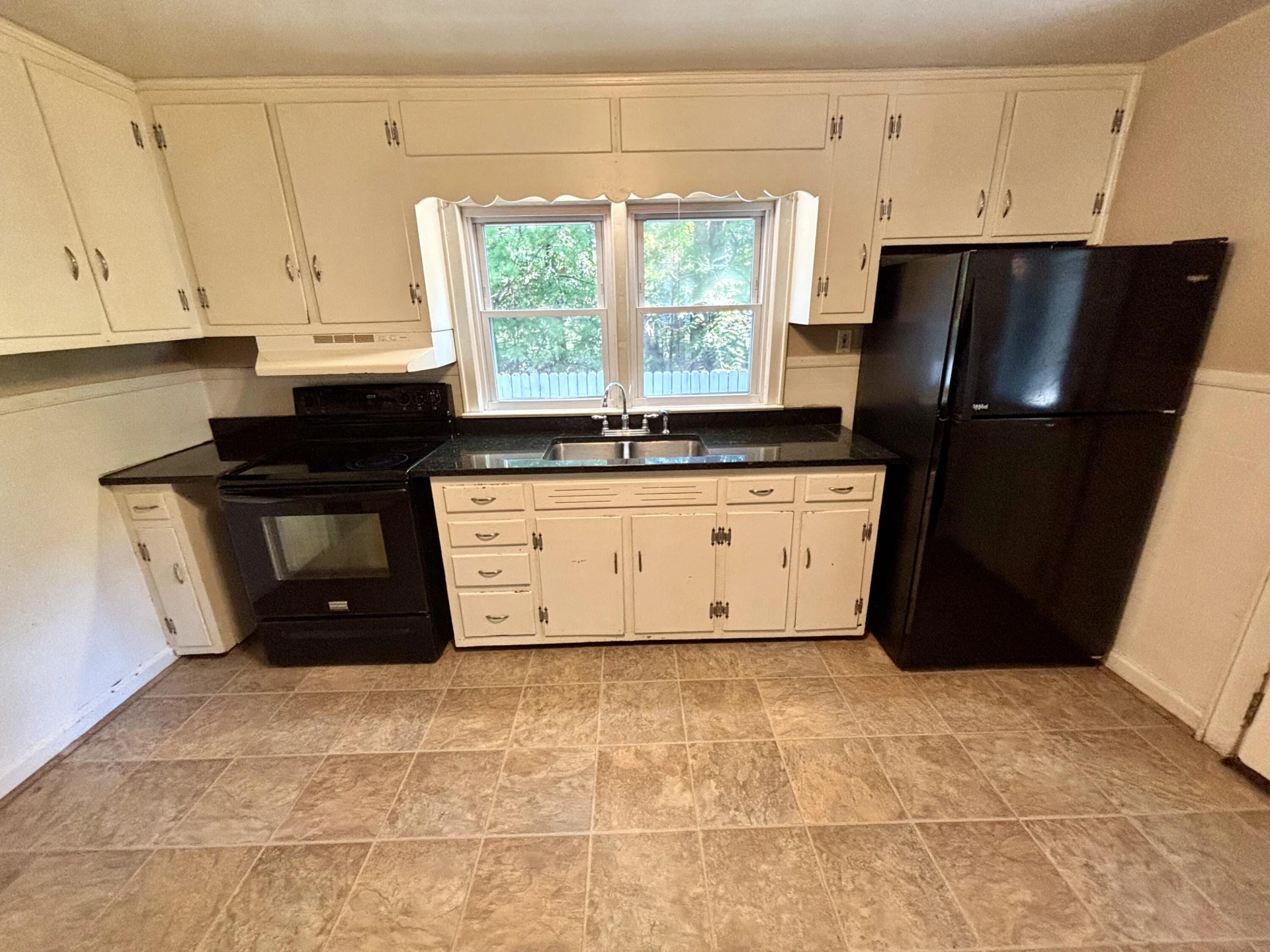 744 N Mill RD - Photo 5