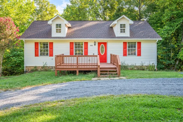 2898 White House RD, Moneta, VA, 24121