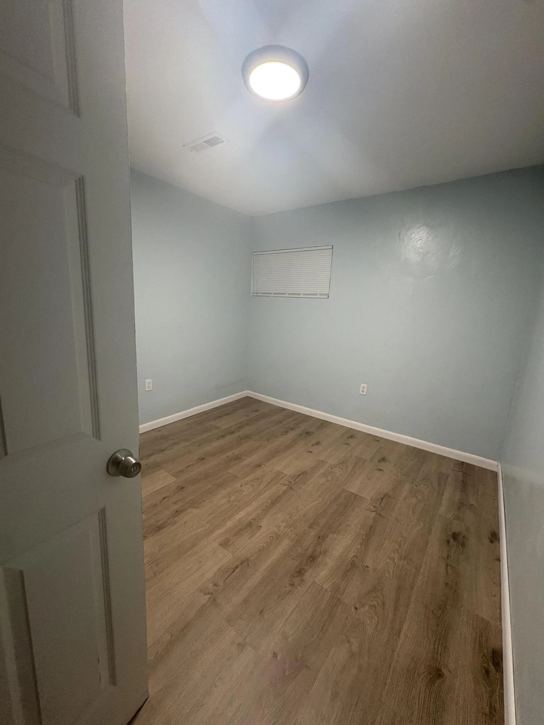 711 Hanover AVE NW - Photo 6