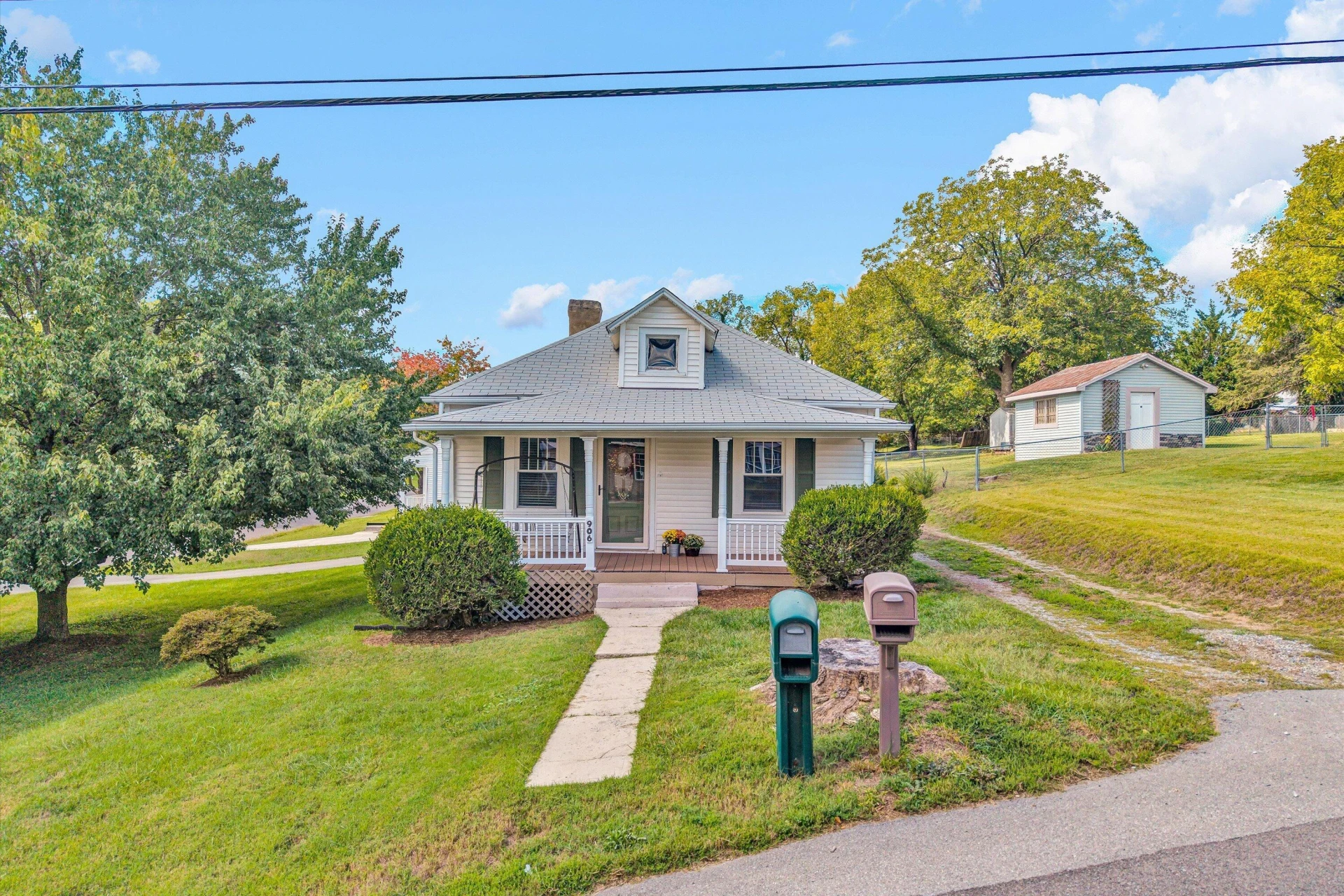 906 Caldwell ST NW - Photo 4