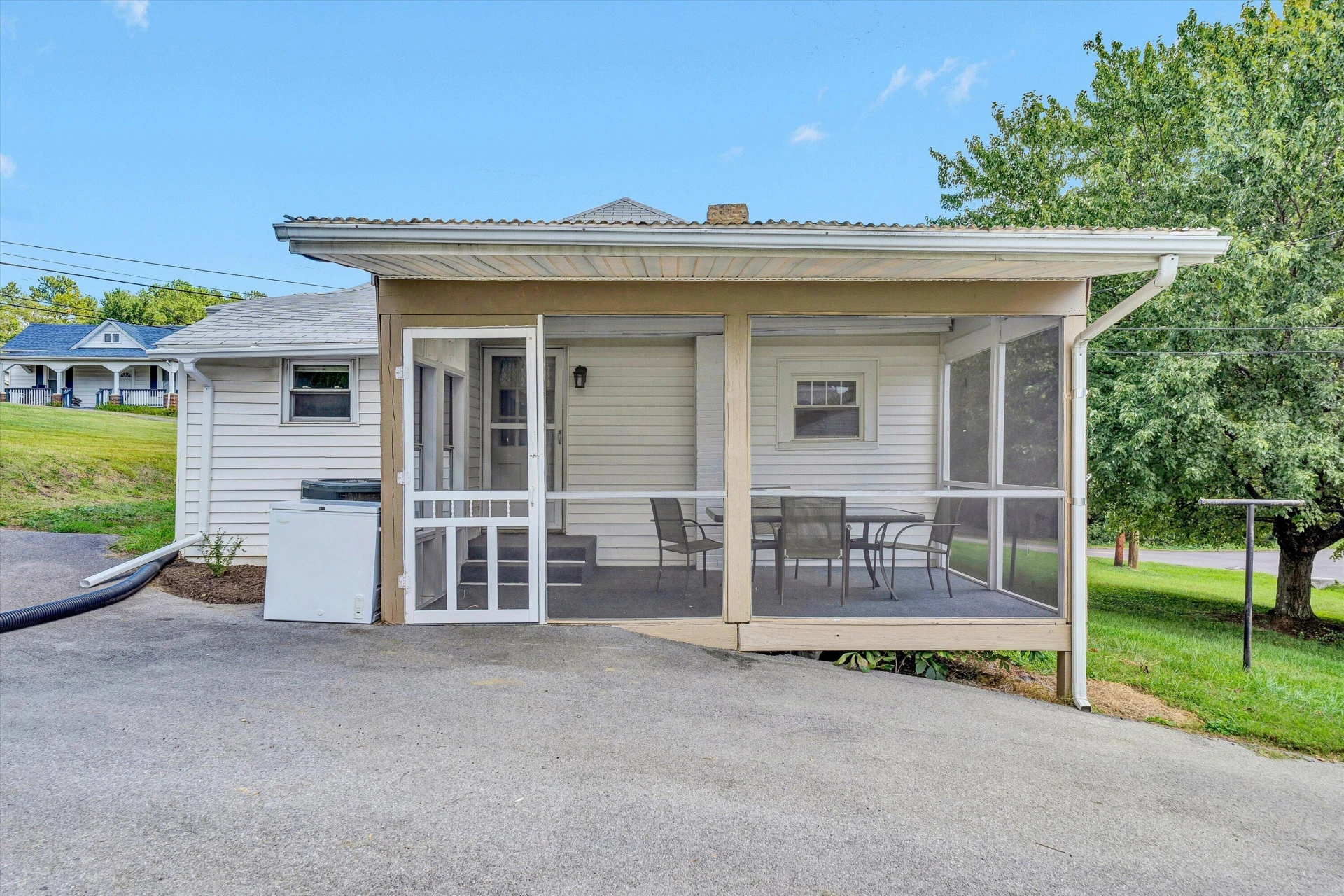 906 Caldwell ST NW - Photo 20