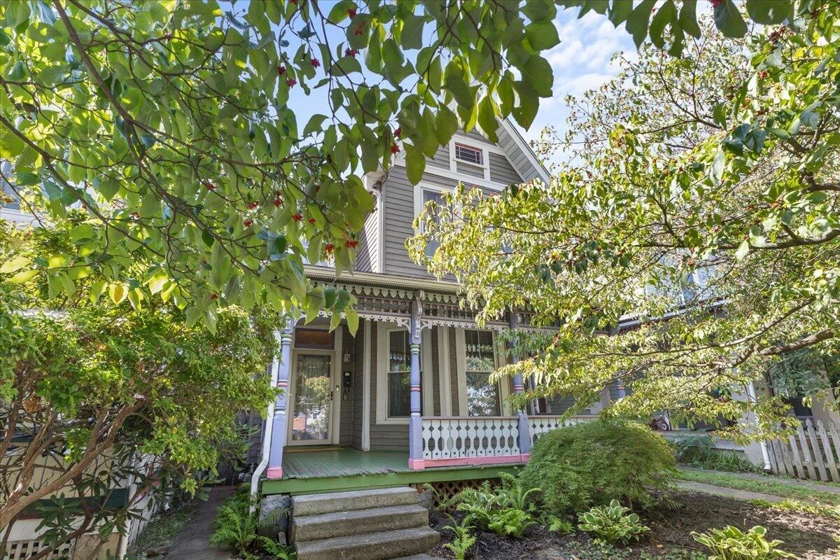 540 Mountain AVE SW