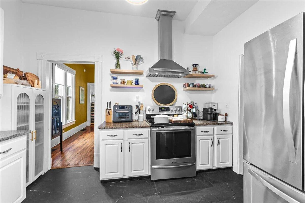 540 Mountain AVE SW - Photo 4