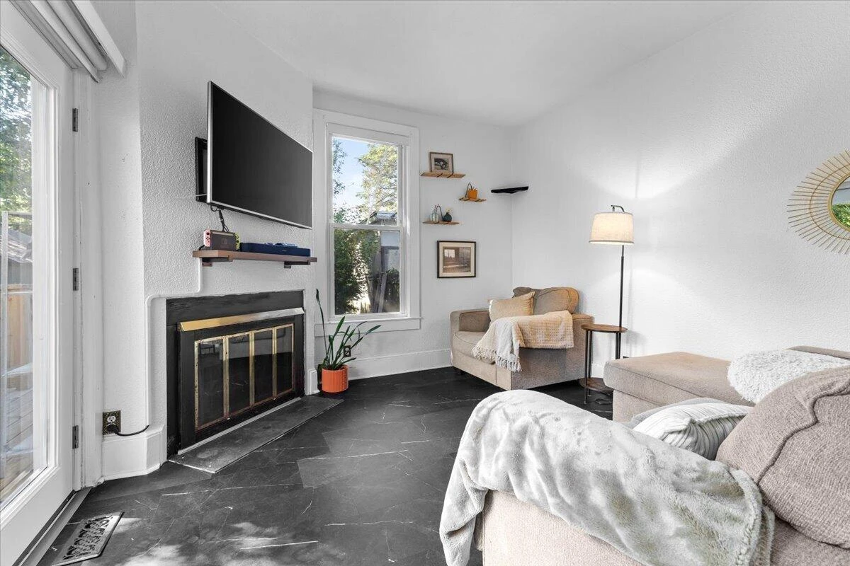 540 Mountain AVE SW - Photo 12