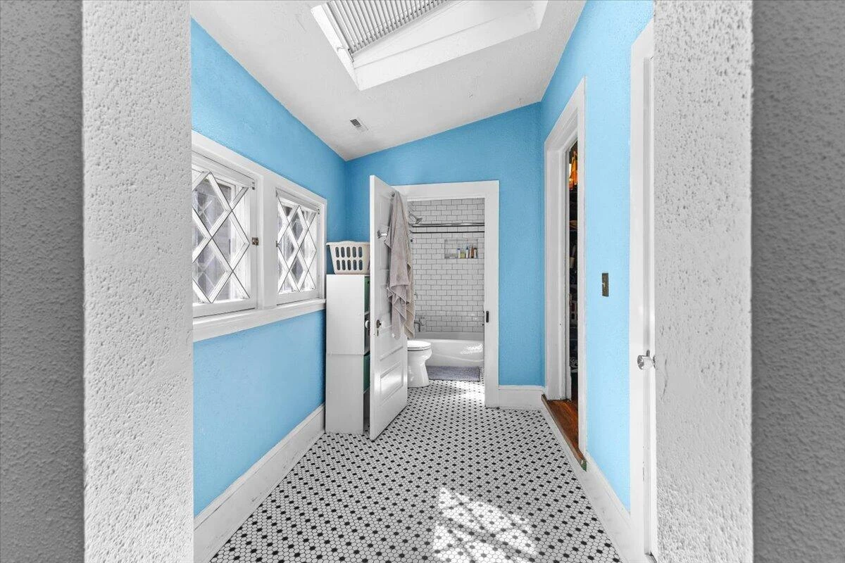 540 Mountain AVE SW - Photo 18