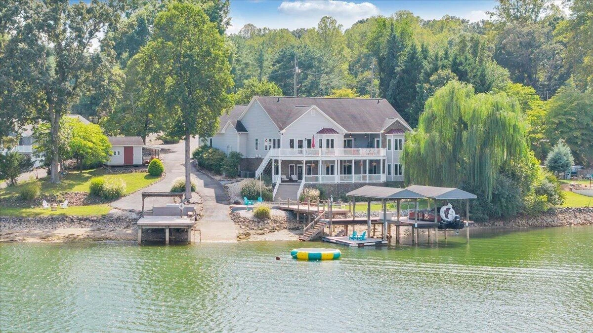 3020 Northridge RD - Photo 2