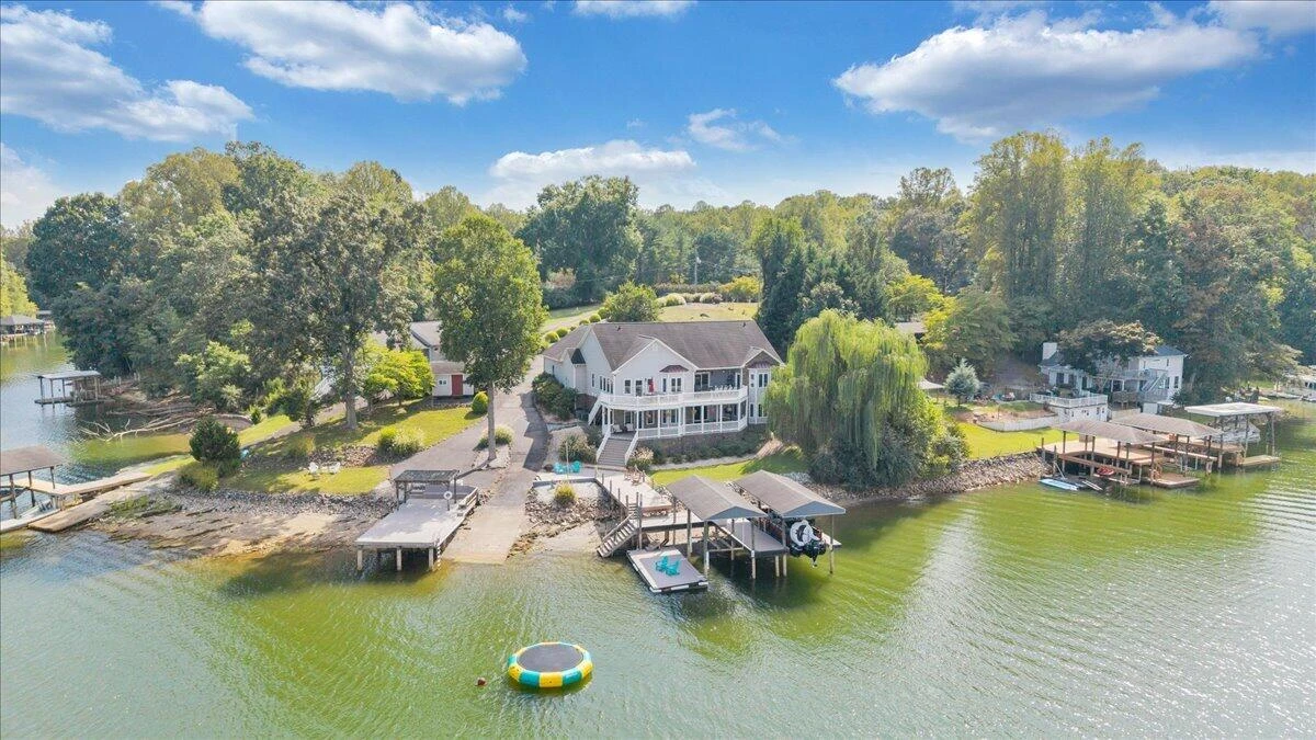 3020 Northridge RD - Photo 4