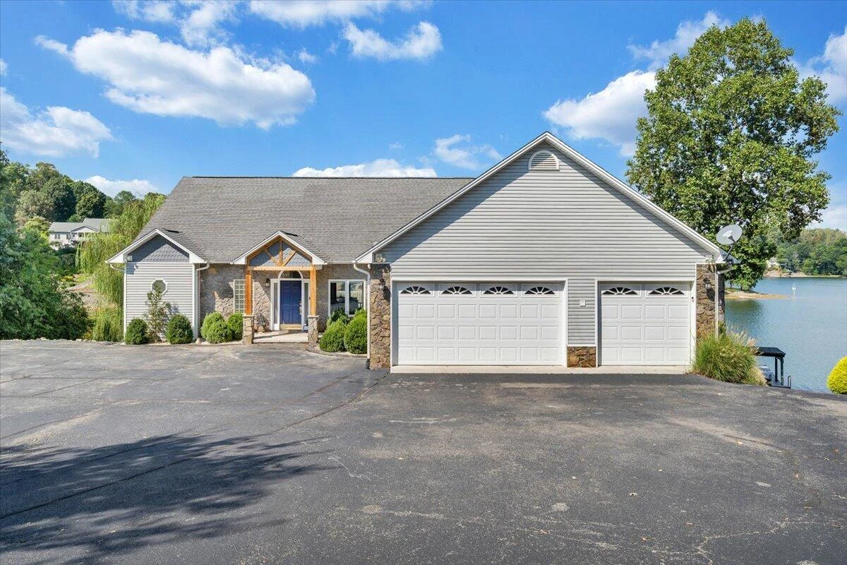 3020 Northridge RD - Photo 7