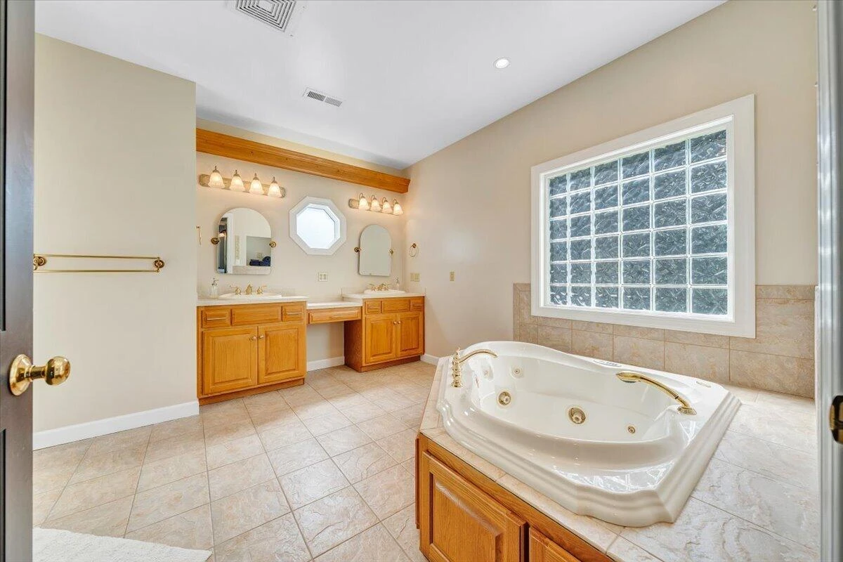 3020 Northridge RD - Photo 38