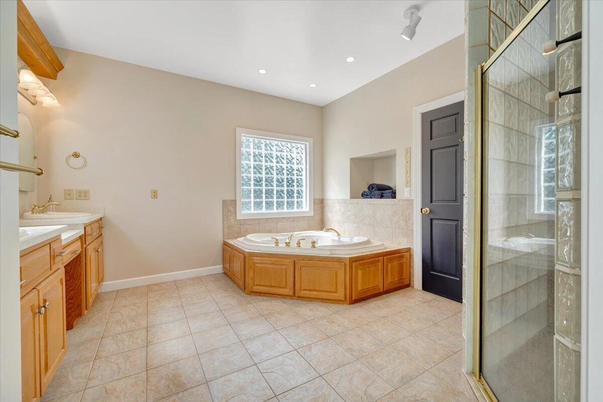 3020 Northridge RD - Photo 39