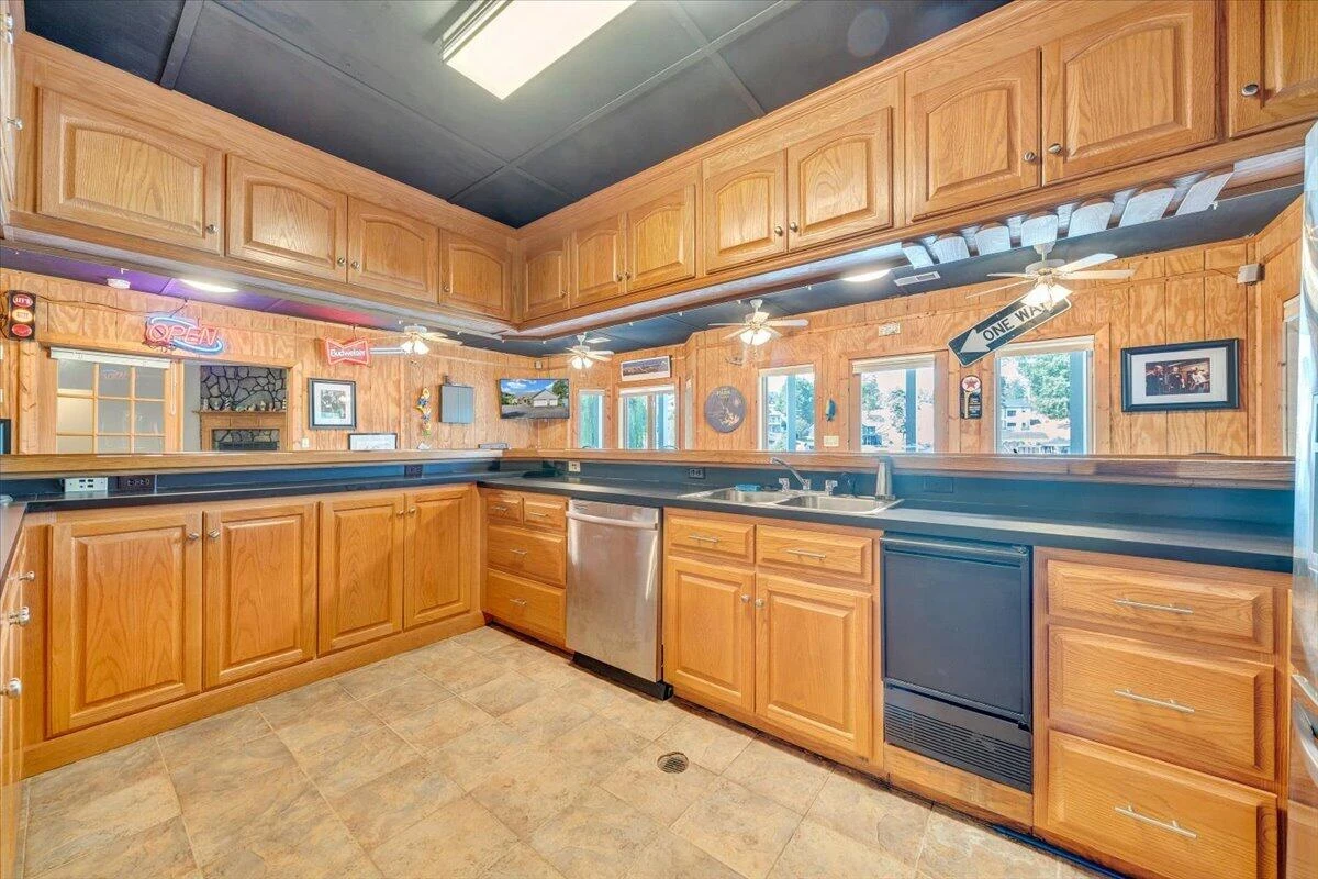 3020 Northridge RD - Photo 64
