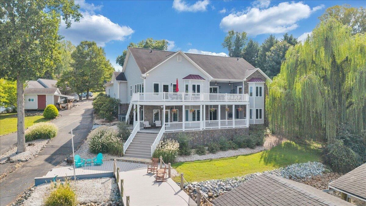 3020 Northridge RD - Photo 96