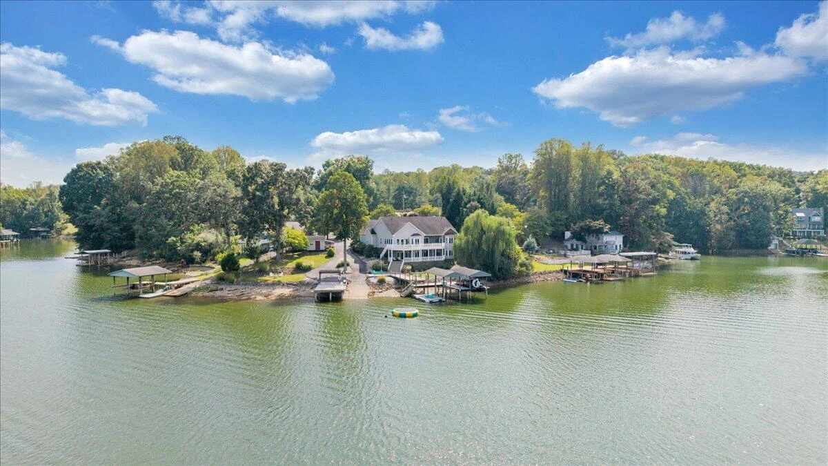 3020 Northridge RD - Photo 104