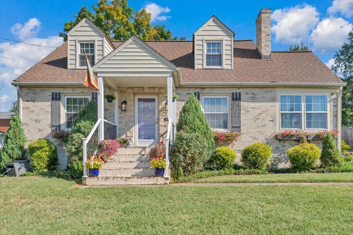1032 Jeanette AVE - Photo 2